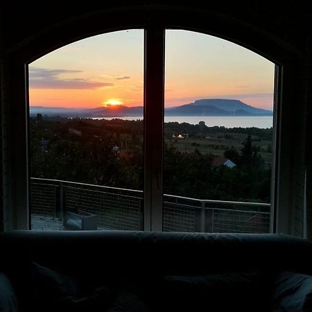 Вилла Panorama Balaton Балатондьёрёк Экстерьер фото