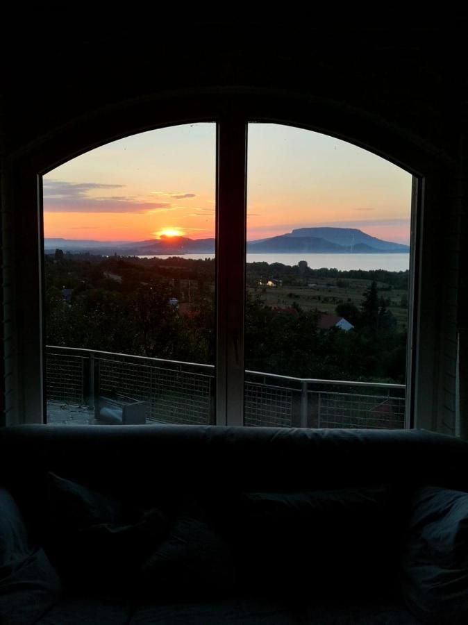 Вилла Panorama Balaton Балатондьёрёк Экстерьер фото